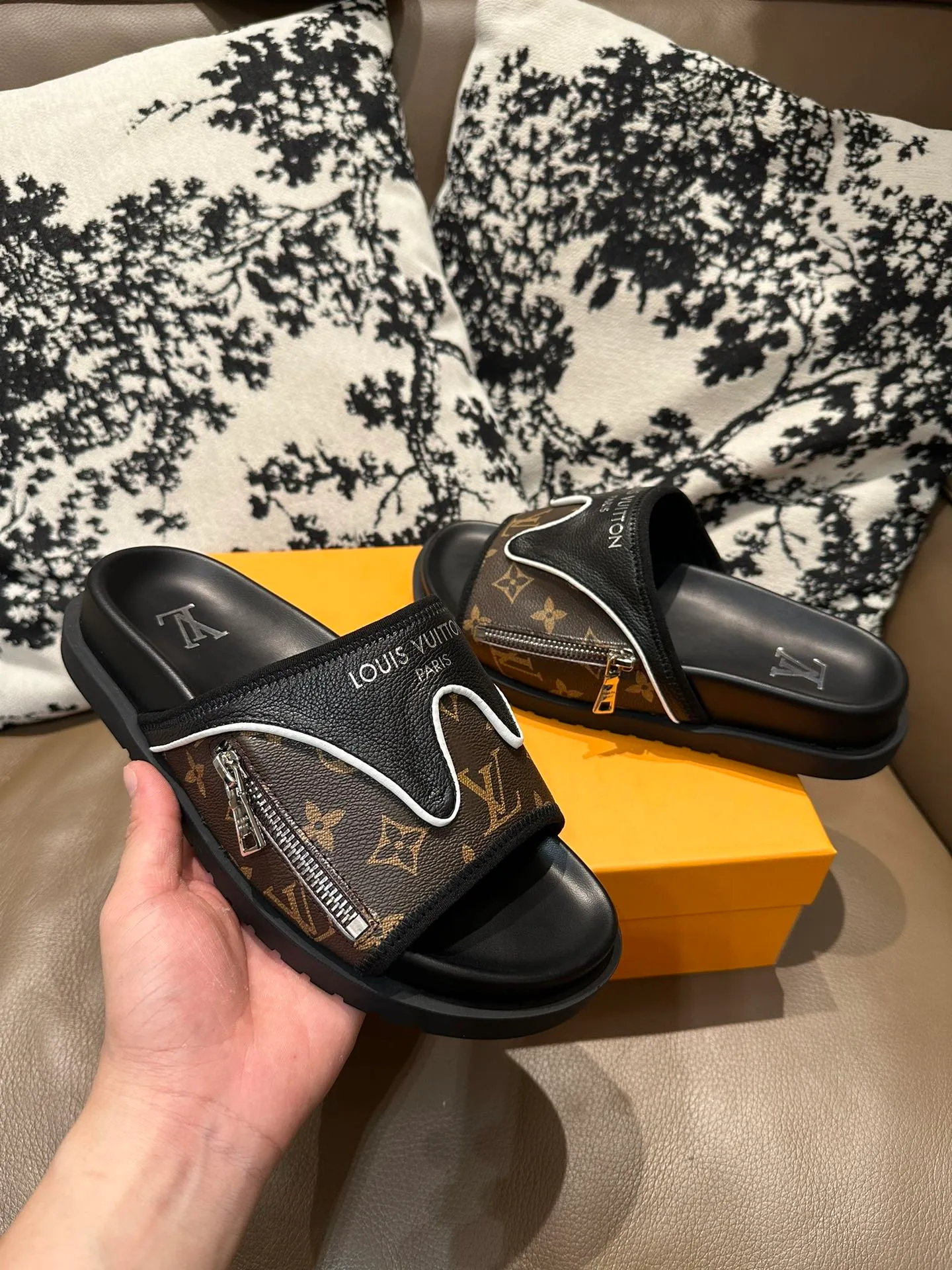 Men's shoes 💰340💰 LV zipper new style, cowhide surface, sheepskin lining, size 36-46